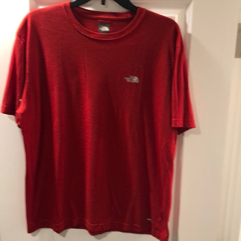 Men’s North Face crew neck, short sleeve t-shirt